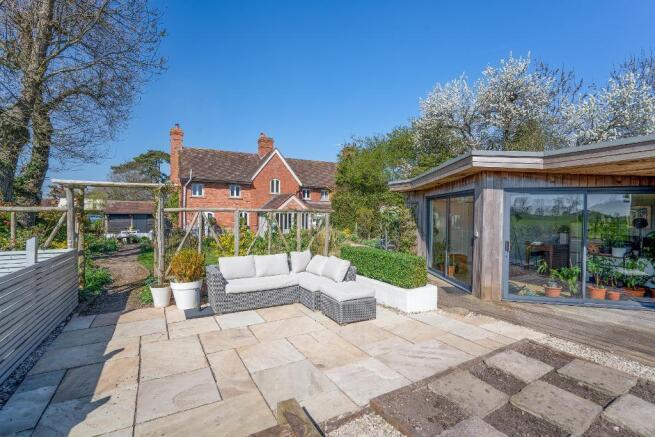 House, seating areas and home office