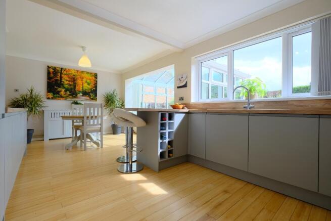 Elegant fitted kitchen
