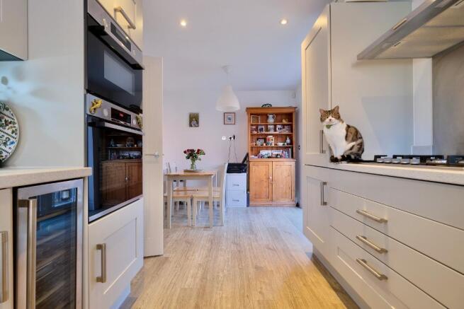 Fully fitted kitchen & dining area