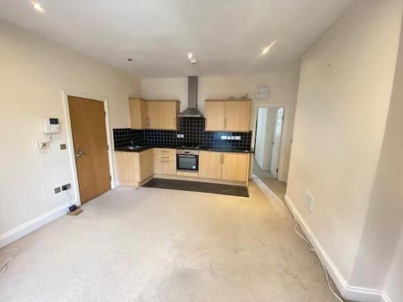 flat 2 connaught avenue.jpg