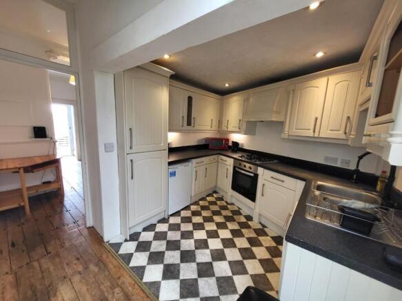 cheltenham kitchen.jpg