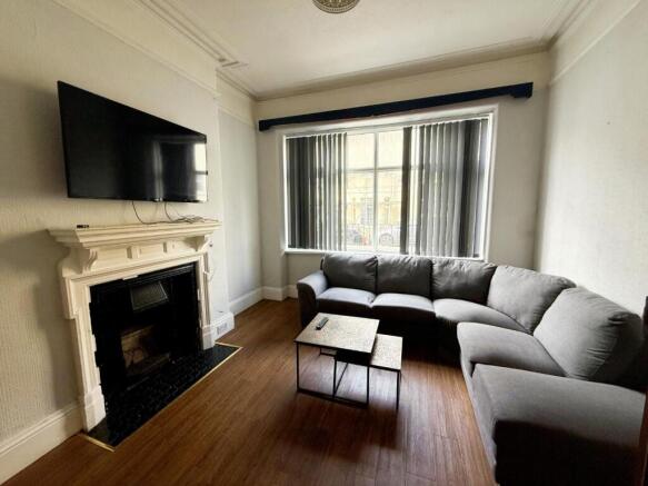 addison lounge 3.JPG