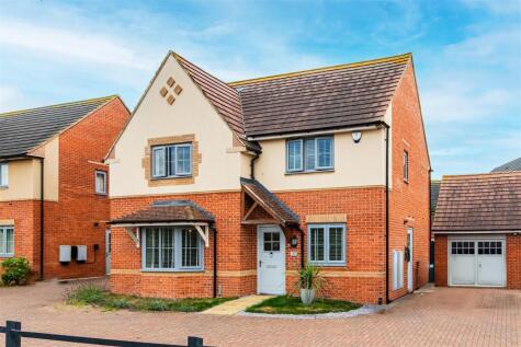 Kestrel Road, Priors Hall