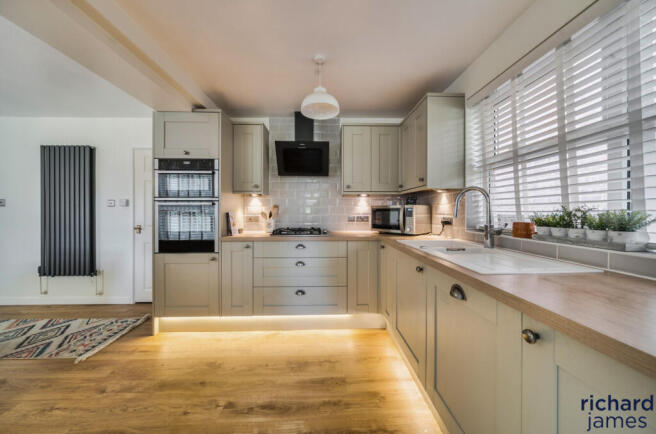 64304859c6e6409fa54b33f181fda54b