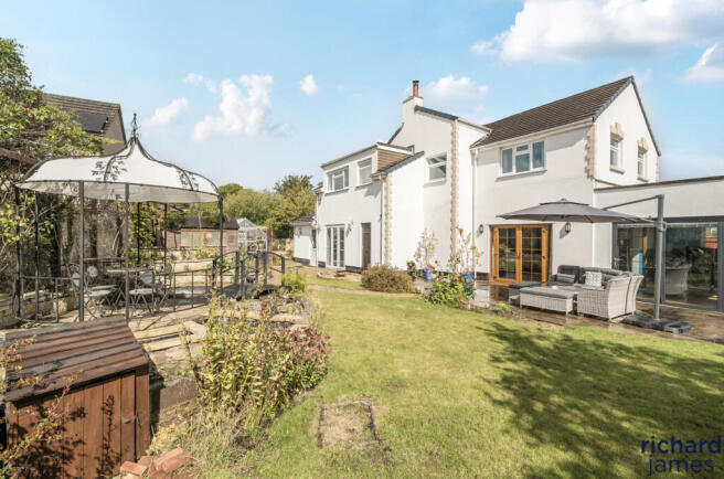 a99642bcb886454bb4187dffa6056600