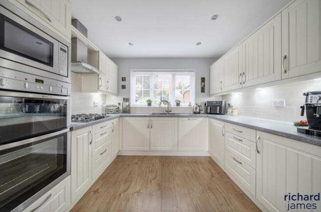 cb396fe553034219b970b4f02fbe476b