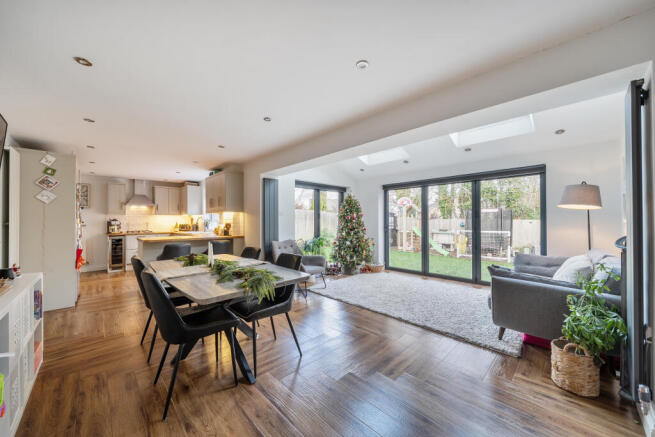 1388116869397b4235896