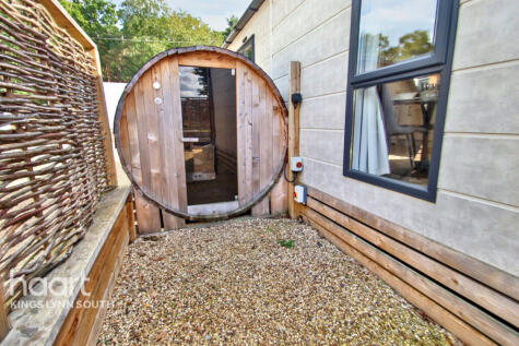 Holme Road, Stowbridge