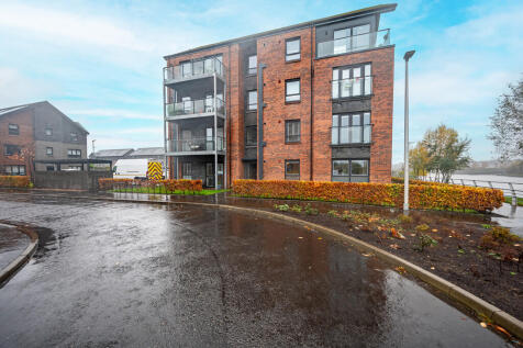 Fingal Avenue, Renfrew