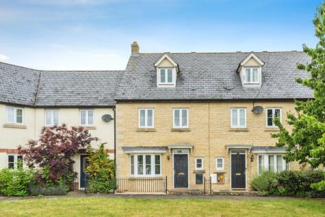 The Lawns, Carterton