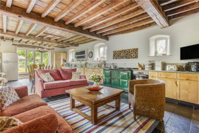 Kitchen/ Dining Room
