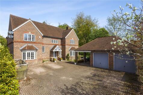 Kelham Gardens, Marlborough, Wiltshire, SN8