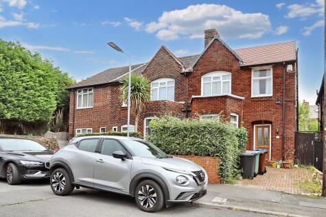 Woodland Crescent, Prestwich, M25