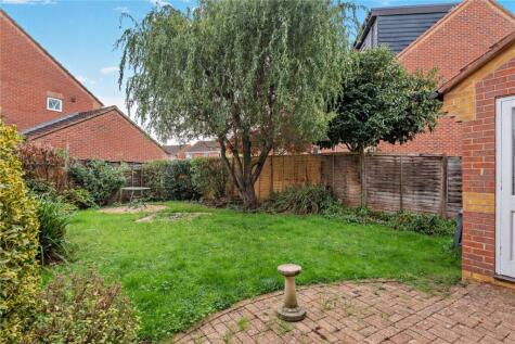 Horseshoe End, Newbury, Berkshire, RG14