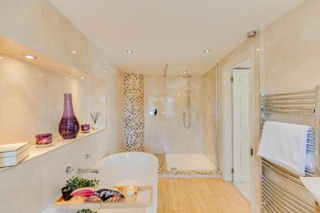 En-Suite Bathroom