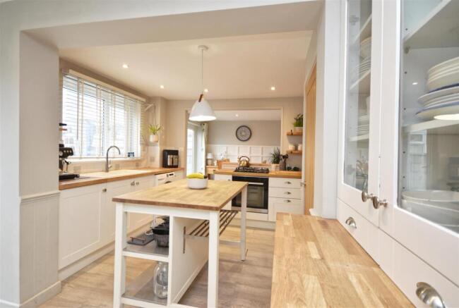 Kitchen / Breakfast Room