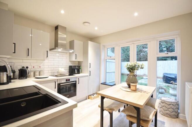 Kitchen / Dining Area