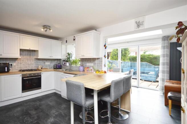 Kitchen / Breakfast Room