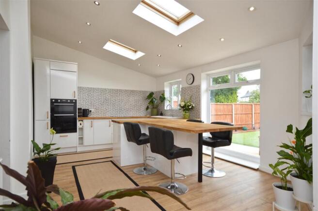Kitchen / Dining Room