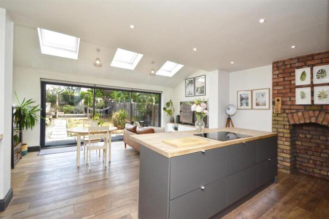 Open Plan Kitchen / Diner / Family Room