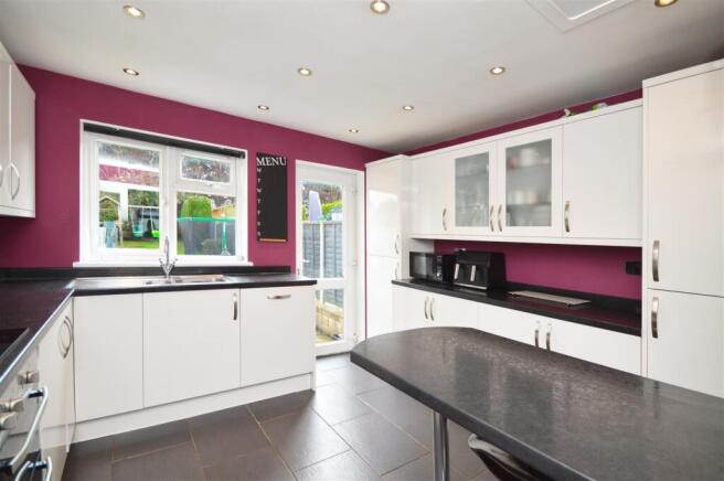 Kitchen / Breakfast Room