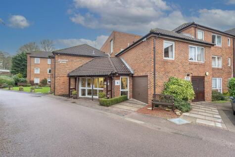 Roundwood Lane, Harpenden