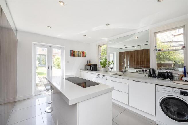 89 Luton Road - Kitchen.jpg