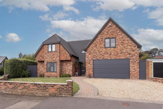 34 Long Buftlers.jpg