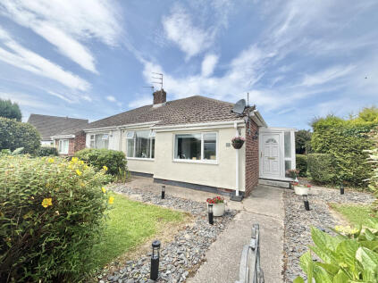 Woodley Avenue, Thornton, FY5