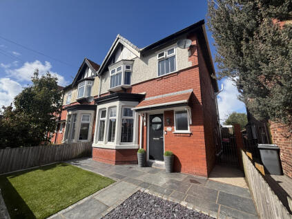 Warren Avenue North,  Fleetwood, FY7