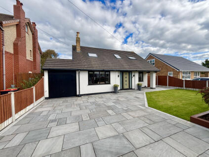 School Road, Thornton, FY5