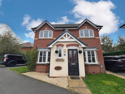 Jubilee Gardens,  Staining, FY3