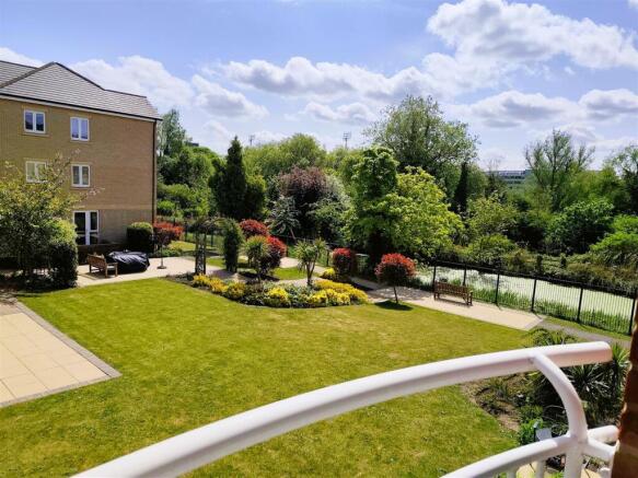 Apt21_BoothCourt_view.JPG