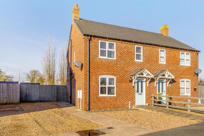 15 Grimwood Close (Holbeach)-2.jpg