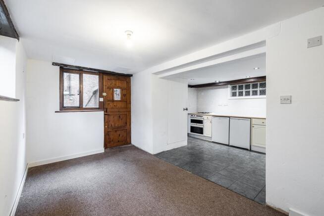 Entrance Hall/Dining Area