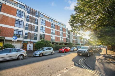 West Molesey - 2 bedroom apartment for sale