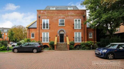 Queens Reach, East Molesey