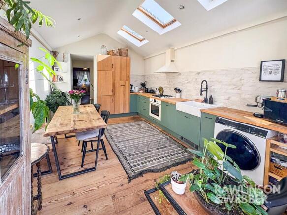 Kitchen 1.jpg