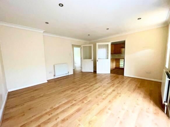 WhatsApp Image 2025-05-13 at 16.52.10_a9a29d84 - E