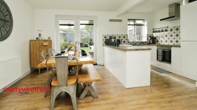 Stunning Entertaining Kitchen