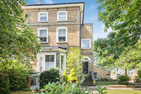 London Road, London, EN2