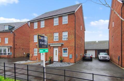 Topiary Road, Nuneaton, CV10