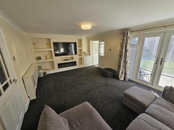 Lounge Dining Room