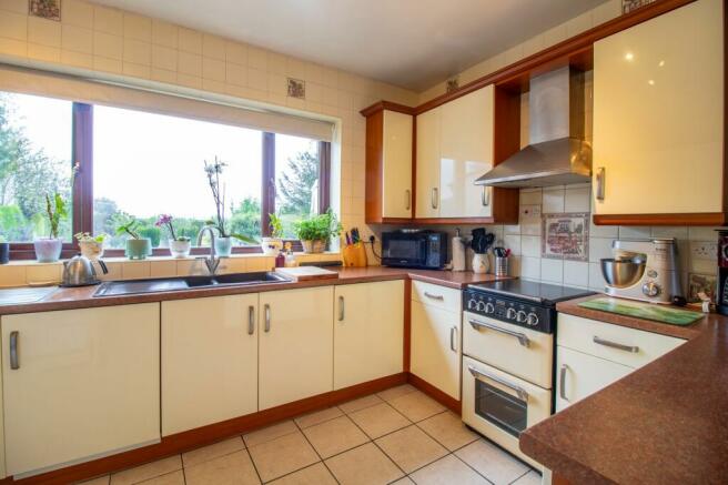 Kitchen / Breakfast Room