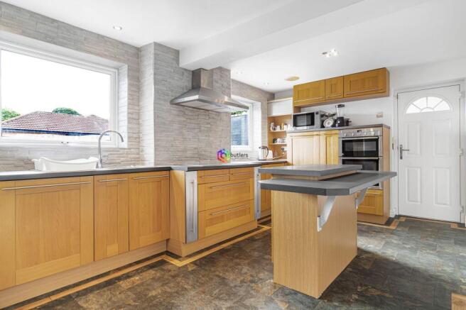 Kitchen / Breakfast Room