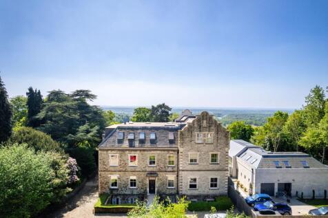 Castle Square, Bletchingley, RH1