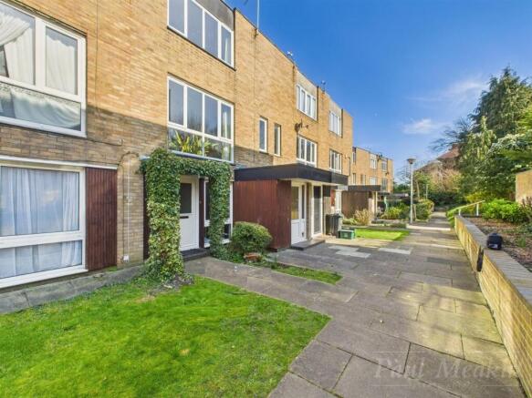 Leyburn Gardens