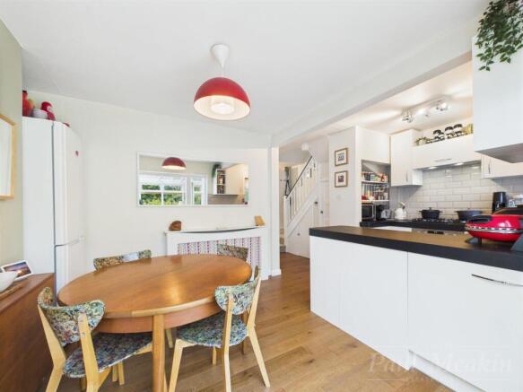 Kitchen/ Dining Room