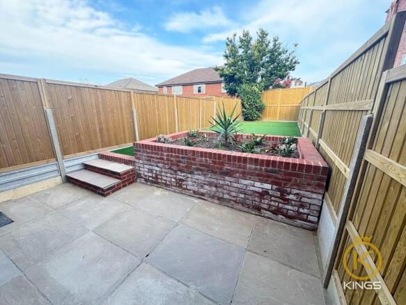 6 Carpenter Close...
