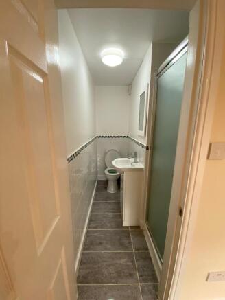 Flat A bathroom